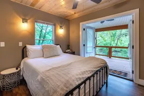 Riverfront Cabin on the Tuckasegee minutes away from WCU & Sylva - Image 4