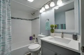 Just remodeled apartment close to airport and mall - Image 3