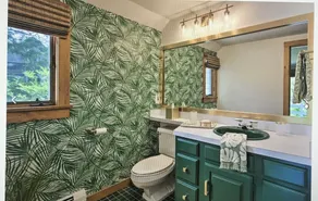Charming classic Cape Cod home in Centerville village. 1mile to Craigville beach - Image 3