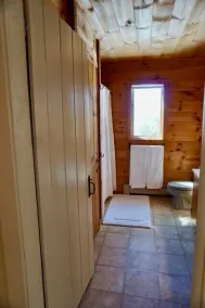 Spacious house with pebble beach. Direct access to Snowmobile and ATV trails! - Image 5