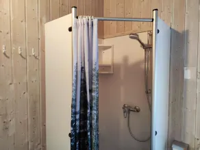 6 Personen Ferienhaus in 1. Reihe zum See mit Kanu und herrlichem Seeblick, Sauna, Whirlpool, Kaminofen, Klimaanlage und E-Tankstelle am Haus in Otterndorf - Image 5