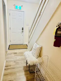 Spacious Niagara Escape 3 BR Private Backyard - Image 2