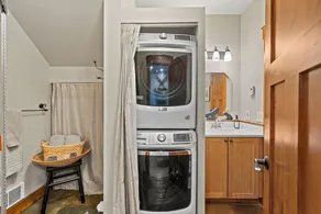 Sweet Private Leavenworth River Front Cabin with Fast WiFi & hot tub- Sleeps 6. - Image 4