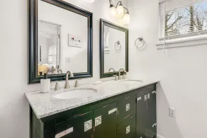 Renovated retreat with large deck, fireplace, & washer/dryer - dog-friendly - Image 3