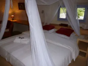 Joli bastidon avec piscine privative proche d'un village typiquement provençale. - Image 5