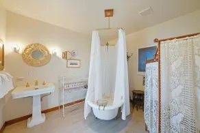 3 Houses to Beach Access in Seaside, FL. + 2 Adult Bikes! - Image 3