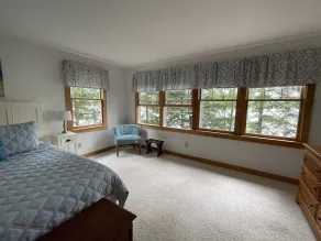 NYT TIL MARKED: Stille Wolfeboro Lakefront Getaway - Image 5