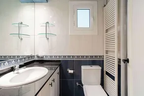Impresionante apartamento de 3 dormitorios cerca del centro de la ciudad y la playa - Image 3