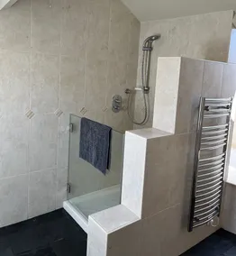 Smukt restaureret hus med swimmingpool - Image 3