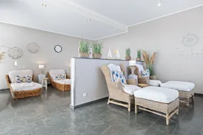 Hochwertiges Penthouse Über Zwei Ebenen mit Galerieschlafzimmer und Meerblick - Image 4
