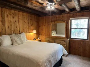 Cozy, Lakefront Cabin - Year Round Retreat! - Image 4