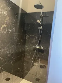 Apartment-Modern-Ensuite with Shower-Terrace-Le raffiné - RDC - Image 5
