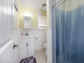 Newly Renovated Bayside Rental! Just steps away from the beach!!! - Image 5