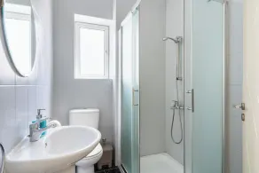 Sweet retreat 2-BR Apartment in Mackenzie - Image 2