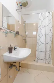 Merveilleux appartement avec jardin et barbecue | Vue jardin - Image 3