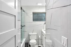 Beautiful 3 Bedroom 2 Bathroom Home in Quiet Miami Neighborhood Near Everything - Image 4
