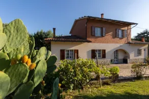 Villa in Il Passaggio with 5 bedrooms sleeps 10 - Image 5