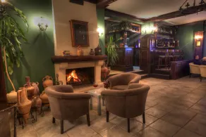 Zinos Hotel - Image 2