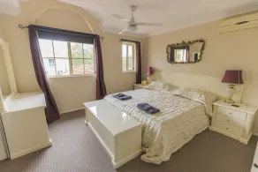 Home Away From Home! Large executive home with pool. - Image 5