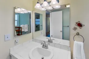 Newly-renovated beautiful spacious Condo w/ fabulous mountain & golf course view - Image 5