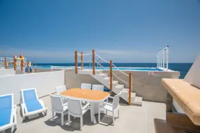 Contemporary Apartment with un-obstructed Sea Views and Private Infinity Pool - Image 5