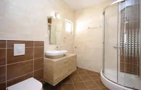 Awesome home in Cista Velika - Image 2