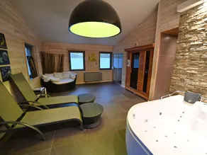 Lovely Holiday Home in Marche-en-Famenne with Hot Tub - Image 5