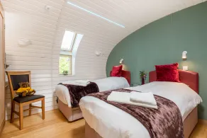 Bumble Barn Eco House - Image 2