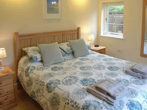 2 bedroom accommodation in Constantine, near Falmouth - Image 4