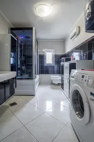 Luxury spacious apt near Znjan beach w sea view - Image 4