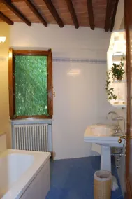 Villa em Segromigno In Monte com 3 quartos e capacidade para 6 pessoas - Image 2