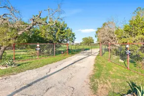 Modern Farmhouse - Hill Country Getaway - Texas Wine Country - Image 3