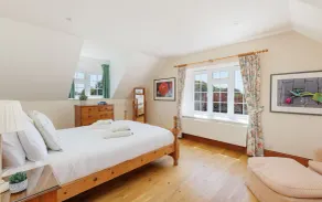 Rookley Farm Lodge Charming Manor Pool House with Heated Pool, Tennis Court & Gardens - Isle of Wight Rural Countryside Escape - Image 2