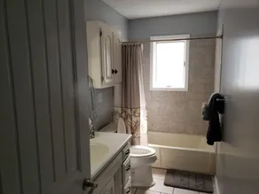 Lakefront - Gentle Slope to Water - Sleeps 18 - Image 4