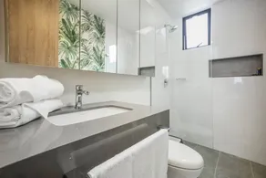 Go Living 407 · Luxurious 2BR/2AC Apt-Prime Location, Gym &Co-Work - Image 5