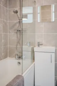 Corner House - Bright 2 Bed in Cheltenham - Image 3