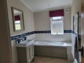 Pet Friendly 2-Bed Luxury Lodge in Routh w HotTub - Image 2