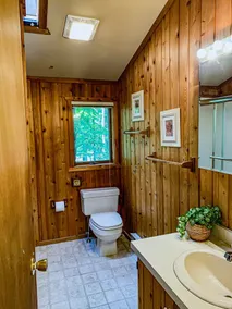 Luxury Lakefront: Hot Tub, Fireplace, Pet Friendly, Arcade, Watercraft, + more! - Image 4