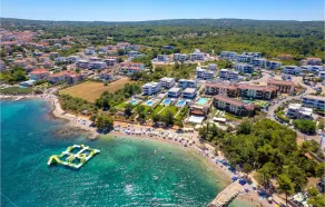 Pet Friendly Apartment In Malinska - Image 2