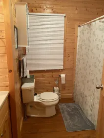 Chalet Drive - Lakefront Cottage - Image 4