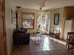 Studio apartment 15 minute walk to plaza - Image 5