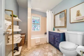 Perfekt til stor gruppe 10 senge • 4. 6 mi til Downtown • trin til T 5BD / 2Bth - Image 4