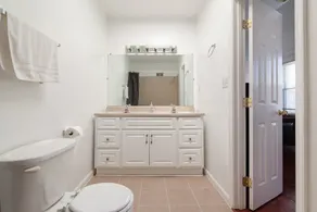 Spacious, Relaxing, 4 Bd 3.5 Ba Home In Petworth! - Image 3