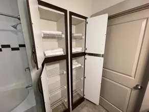 luxury condo near the galleria - Image 4
