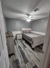 Lake Front 2-bedroom,1 bath ground floor apartment! Dock and Kayaks included! - Image 4