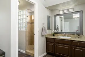 Luxury Updated 3-bedroom home with pool in Gilbert - Image 5