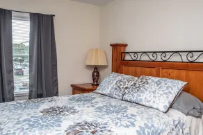 Private One Bedroom Furnished Condo Sleeps 4 True Downtown Condo - Image 3