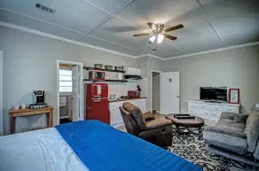 Convenient/Safe Location: Studio APT near WholeFoods - Image 5