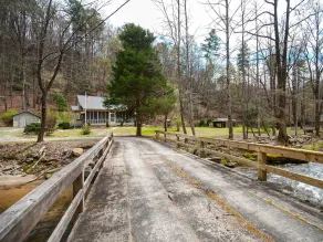 Beautiful private cottage on Eastatoee River - Image 5