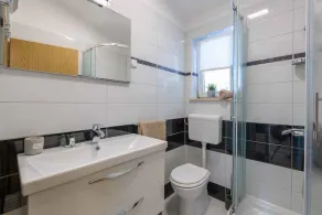 Holiday home with pool and air conditioning - Image 4